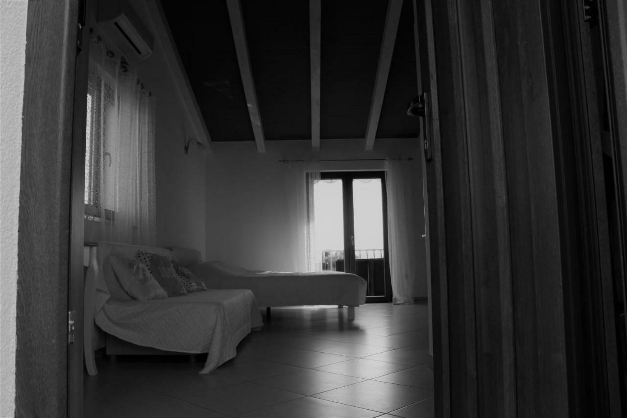 רוביני Apartman Sasa מראה חיצוני תמונה