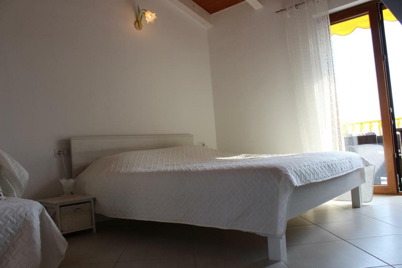 רוביני Apartman Sasa מראה חיצוני תמונה